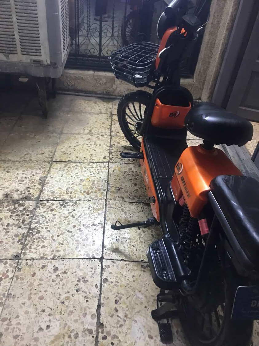 سلام عليكم حبايب دراجه شحن مكفوله كافاله عامل من كل شي  كفرات بلادي
بطاريات بلادي 
كهربائية بلادي 
ضوه نشرات كله بلادي 
دراجه نطيفه دراجه استعمل بس للسوق يعني بعده بحيله 
لون جميل بس الصوره ضالمته ما تلكه مثله كه نضافه حبايب سعره ٣٥٠ الف و بيه مجال للطيبين مستعجل عليه الله شاهد اريد فلوسه مكان العطيفيه قرب معطم سالم دعبول تجي تأخذه منه تفحصه و جيكه قبل لا تأخذه المصداقه اهم شي رقمي ***********
