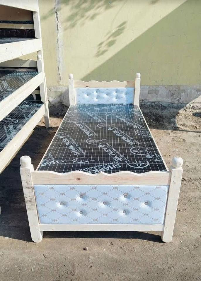 توفرت من جديد سرير نفر  مدوشم السعر 40 ألف فقط العنوان بهرز مقابل الدائره مال الكهرباء ***********
