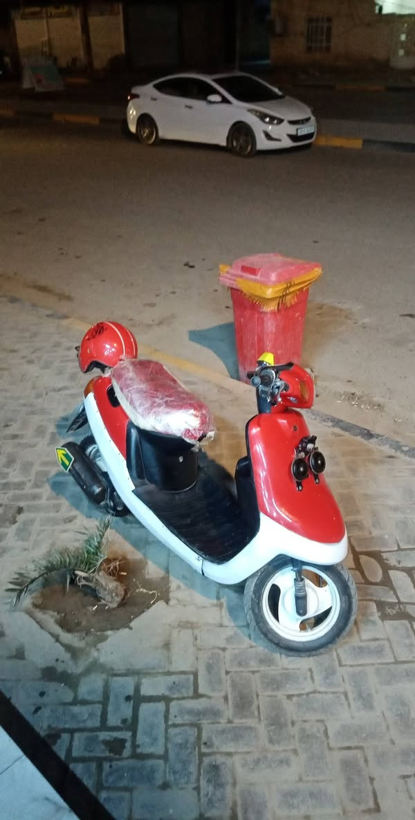 بطة خطين جاهزة سلف هندر كهربائيات شغالة من الطول للطول شاصي كفالة مفتوحة مرة وحدة ع ايدي تجفيتتها كلش حلوة مكينة ناعمة شلعة ومعدل مرتبات
اشاير يمين ويسار + 4 اشاير
 + لايت + هورن + سلف كلة شغال 
بريكات امامي خلفي شرط خياط بالمكان 
دراجة شوفت العين نازكة مرتبة سعرها 300 وبيها مجال
مكانها #ديوانية مركز المحافظة


**إذا كنت صاحب هذا الإعلان وتريد حذفه لأي سبب، رجاءا أرسل رسالة إلى الدعم الفني**