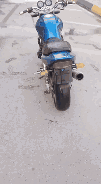 السلام عليكم سي بي 400 هايبر كابريتر 2000 موديل 2000 كفاله عمه كمرك متفوع المشراي  لا يكسر بسعرها*********** ما متوجد عله لنترنيت تصال فقط مكان الدراجه ديالى بعقوبه
