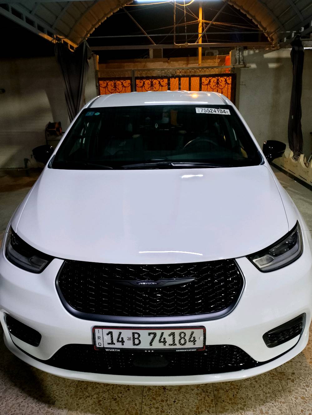 كرايسلر باسفيكا 2024 CHRYSLER PACIFICA HYBRID ✅ 

ثلاث أنظمة - هايبرد - بانزين - بلك ان هايبرد .

موديل 2024 ✅
 
#مواصفات تورنك L فول تجي عدا الفتحة :

1- بصمة تشغيل وابواب بصمة 5

2- هاند بريك بصمة كهربائي

3- محرك 6 سلندر 3600 هايبرد وبانزين بلك ان

4- هيترات بالكشنات

5- رادر امامي وجانبي 

6- بيبان كهرباء ( تحكم ريمونت ) وبصمة أبواب 

7- صندوق كهرباء شفط بصمة 

8- رادار امامي خلفي بريك ذاتي توقف مانع تصادم

9- كشنات جلد VIP منفصل 7 راكب

10- مانع انزلاق 

 11- كشن خزن ميموري حركات 2

12- لايت لد الشكل الجديد 

13- تنبيه الخروج عن المسار 

14- تبريد مركزي ثلاثة قطع منفصل

15- تدفئه كراسي وستيرن تدفئة

16- تحكم استيرن فول 

17- اشاير بالمري وهيترات بالمري

18- تشغيل عن بعد 

19- كير ماوس 

20- مثبت سرعة 

21- منافذ USB و TiBC متعددة خلفية وامامية

22- حاكيات متعددة

السعر 275 ورقه

السياره مكفوله