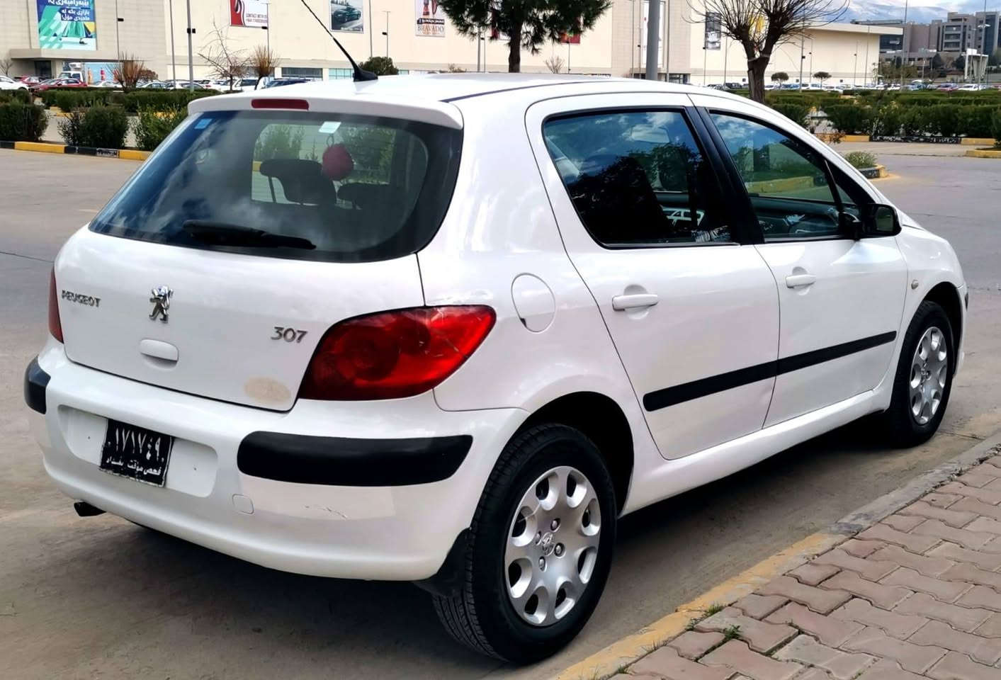 Pueget 307
بیجۆ
2006
ئارمی سلێمانی 
ئارمی تازەیە
گێر و مەکینە لۆکە سفر حسابکە
 پارچە هەمووی تازەیە
بێ لێدراو. واتە سەیارەکە دەعمی نیە
سەیارەکە بێ مەسرەفە 
تایە و ویلیش تازە و لۆک تازە بەستراوە 
کارەبای هەمووی لەسەر شەریکە
مواسەفات
گێری ئۆتۆماتیک
گێر عادی
دوو مۆدی لێخورین.  بەفر... سپۆرت
تەبرید
سەلاجە
ڤۆلیۆم
لایت کارەبای
ئاوێنە کارەبای
جام کارەبا
دەبڵ ئێرباگ
ڤلچە ئۆتۆ
کوشن جەگ
سەیارەکە جایزە زۆر زۆر زۆر
هایدرۆلیکی گێر و رۆنی مەکینە و پلاکی شەریکە گۆراوە
نرخ : 50 وەرەقە و یەک تۆززز ماعامەلە
*********** 
سلێمانی. السليمانية, العراق
