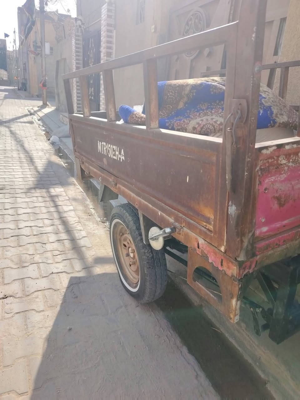 من رخصة صاحب الگروب 
سلام عليكم ستوته للبيع  كلش حلوة غراضها جدد محرك اول تبديله دهن الى اوراق اصولي وكيلها الربيعي بالنجف عوزها ترتيبات بسيطه كلش سعرها 1475وبيها مجال كهربائيات جدد دراجه كاملة الشراي خاص او اتصل 
***********
