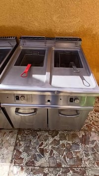 للبيع قلايات مطعم  ٦ مدافع  ٤ مدافع  ٣ مدافع  شغلات ونضيفات مكاني بغدا...