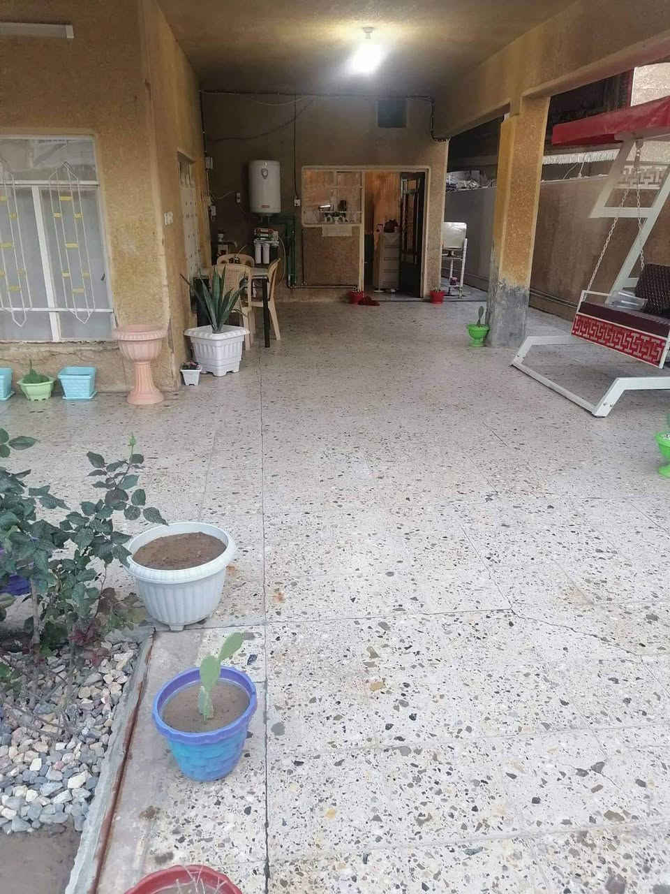 السلام عليكم
بيت للإيجار في حي الضباط الثانية مقابل باب طوارئ مستشفى الفلوجة العام 
يحتوي على مطبخ و 3 غرف واستقبال وصاله وصحيات وحديقة كبيرة 
يصلح سكن او مجمع طبي او تجاري

التواصل عبر الارقام التاليه 
***********
