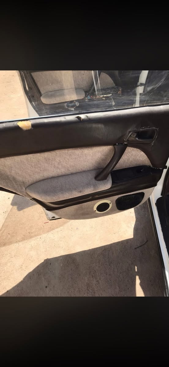 السلام عليكم شباب سياره بطه متصل مديل 1992 السياره جهازه مكينه كير حداديه تخم تاير السياره جهازه البدي مالتها شوف العين مكفوله من نقل جثه بئاسمي تحويل ثاني يوم السنويه متهية 2024شهر العاشر السياره نقصها تبريد فقط مكاني بصره وهذه رقمي ***********اي استفسار اتصل وبخدمتك متواجد واتساب فقط السعر30وبيها  مجال
