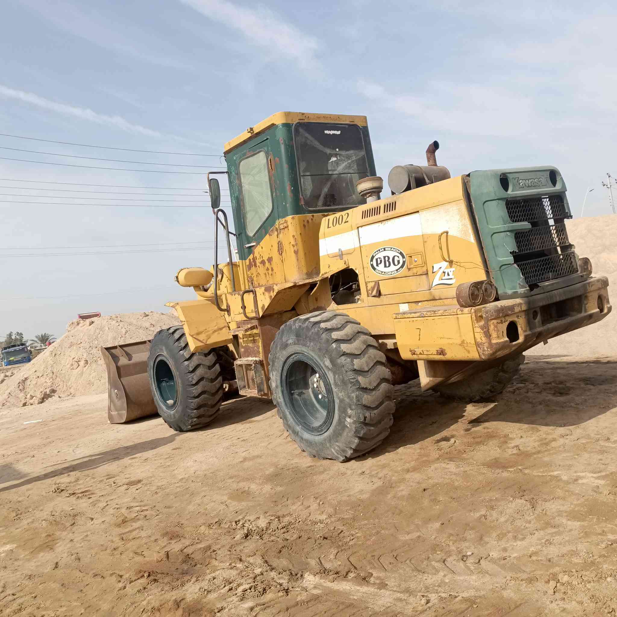 السلام عليكم شفل حجم 65للبيع كاوسكي مكينه كمنز 102محرك نضيف  رفع ودفع خير من الله مكينه جاهزة بسمي رقم بابل تحويل ثاني يوم كير كهربائي ليبر ندس السعر 255وبي مجال اتصل المكان البصره شط العرب ***********
