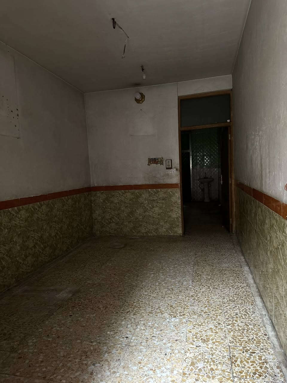 مشتمل للبيع 
واجهة 3وربع
مساحه33متر
يحتوي على استقبال مطبخ خدمات ترك وغرفتين نوم وحده جبيره وحده صغيره 
مكان منطقة الشعب قريب على سوك شلال شارع فدك 
للاستفسار الاتصال على الرقم التالي ***********
او مراجعة مكتب دلاليه العامري سوك شلال بشارع فدك
