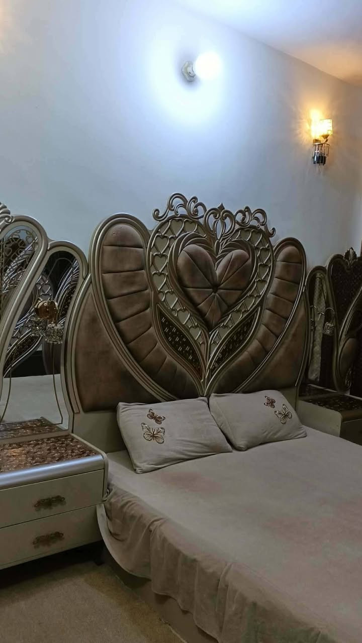 السلام عليكم غرفه تركيه مستعمله نضيفه للبيع 9قطع السعر مليون وبيها مجال
للتواصل/***********
