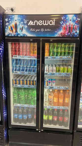 عارضات للبيع تركي الأصلي اخو الجديد استخدم شهر عمودي دبل وتك والطرح متر و٦٠ حجم ٢٠ قدم الشراي يتصال *********** واكو توصيل مكاني مدينه الصدر
