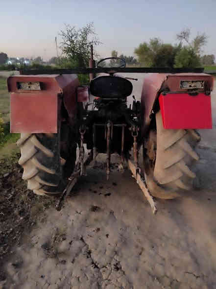 السلام عليكم مكينه عنتر موديل 86محرك أبيه بخار قليل من دون تنقيص كير وكسل وكدرليك كله شركه التأيرات المامي جديد والخلفي فوك النص عمر من دون رقام تكفل عئشار السعر 3مليون وابيه مجال قليل مكان المكينه بغداد رضوانيه الشرقيه قرب قطاع الزراعي//***********///***********
