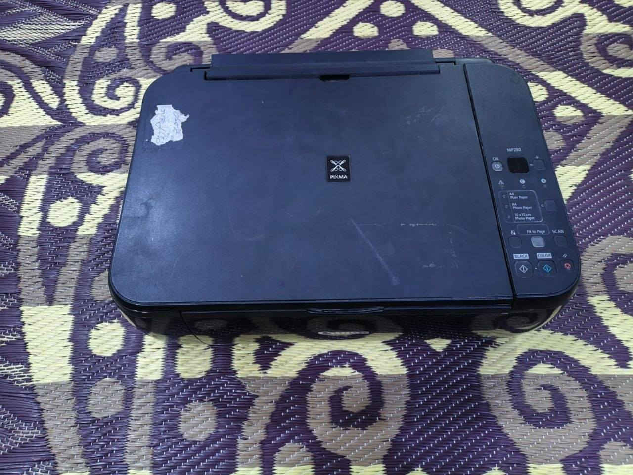 السلام عليكم
1 - طابعه كانون 280 تحتاج كاترجات رمز العطل E05
2 - طابعه برذر MFC-J470DW فقط اللون الازرق يقره هيج موضح بالصوره 
3 - طابعه ابسون l800 مجموعه سحب الأوراق عطلت و مو كلش نظيفه على وضعها 
4 -  طابعه كانون LBp6033 للبيع نضيفه وحلوه وياها وايرها 
5 - طابعه كانون G540 ست أحبار دقتها عاليه ونضيفه. 
6 - لابتوبات عدد 2 مرفق وياهن معلوماتهن يشتغلن عالكهرباء يحتاجن بطاريات
7 - منظومه حبر بهالشكل 
واتساب فقط ***********
