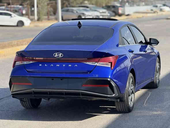 النترا موديل 2024 واردامريكي بدون ايرباك ماشية 9 الف محرك 2000 دوش الحادث موضح بل صور جاملغ خلفي وحافة الباب فقط الباقي كفالة عامة من الصبغ والغرق والتبديل مواصفات بصمة فتحة الشاشة متصلة دجتل سايد بريك بصمة رادار امامي وجانبي وخلفي شحن لاسلكي تحديد مسار قيادة ذاتية لايتات لد 🇯🇴السيارة حاليا في عمان المنطقة الحرة تريد مطروح عمان و تدخل حرة وترهم كتاب الشهداء شتريد ترهم للاستفسار  بغداد —***********
