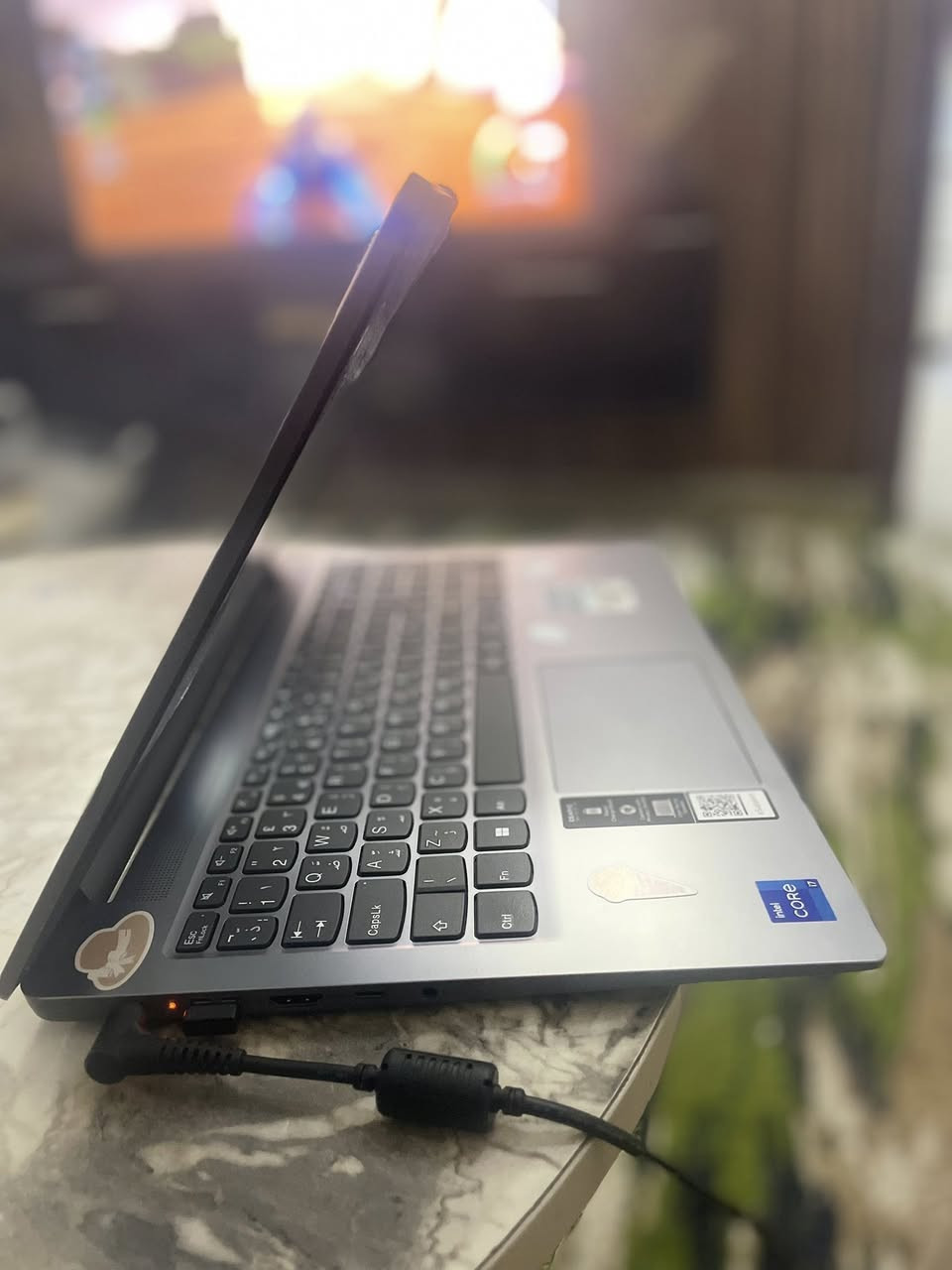 للبيع لابتوب Lenovo قوي جداً ونظيف استعمال شخصي
🔹 المواصفات:
 • معالج: Intel Core i7 جيل 13
 • الرام: 16 GB DDR5
 • التخزين: 512 GB SSD
 • كرت الشاشة: Intel UHD Graphics
 • نظام: Windows 11 Pro أصلي
 • شاشة واضحة وأداء سريع جداً

🔹 مناسب لـ:
الدوام، الأوفيس، المحاسبة، التصفح، برامج الهندسة الخفيفة، والترجمة.

🔹 الحالة:
نظيف جداً، بدون اي شخط ، استعمال شخصي، بدون أي مشاكل.

📍 السعر: (مليون 1,000,000)
📍 الموقع: (بغداد)

للمهتمين المراسلة على الخاص
***********
