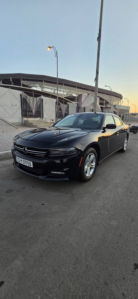 السلام عليكم للبيع دوج جارجر كندي كلين تايتل موديل2015 ماشيه117 سيارةمبيها كلوب نقص نضافه 100 من100 بيهاباردقليل وصبغ جاملغ خلفي جان بي باردموحلو وصبغته ومصورةفديو مال التصليح اي استفسار اتصال فقط خاص ممتواجد عنواني بغداد ***********
