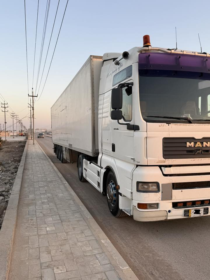 سلام عليكم     مان مديل 2004 اصل سياره بسمي سنويه لل 27 مربوطه براد حجم 460 بم ونوزل كير غساله براد إيطالي ارتفاع 70سمك 5 جهاز كاريرا 1300غاز 134  براد نضافه 40‎%‎ دبل تانكي دبل مناميه تخم تاير سياره جاهزه لل شغل السعر 225 الاستفسار الاتصال على الرقم. ***********
