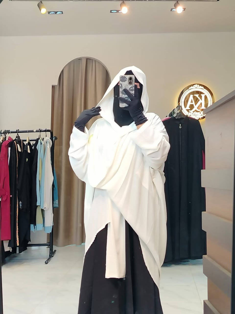 ✨الكرديجان الطويل الأوفر سايز… القطعة اللي بتدي أي لوك أناقة وراحة في نفس الوقت ✨

ستايل شيك وعصري يخلي أي لبس بسيط يبان مختلف ومميز ♥️🫰🏻

لو بتحبي اللوك الهادي والأنيق… الكرديجان ده معمول علشانك♥️🌝
🔹 خامة مريحة🔹 تصميم تريندي
🔹 مناسب لكل خروجاتك🙈♥️♥️
#كشخه #السعوديه #الامارات #الكويت

محل 👑كشخه👑 سمنود شارع المحطه بجوار مصنع البلاط الصيرفي ♥️


**إذا كنت صاحب هذا الإعلان وتريد حذفه لأي سبب، رجاءا أرسل رسالة إلى الدعم الفني**