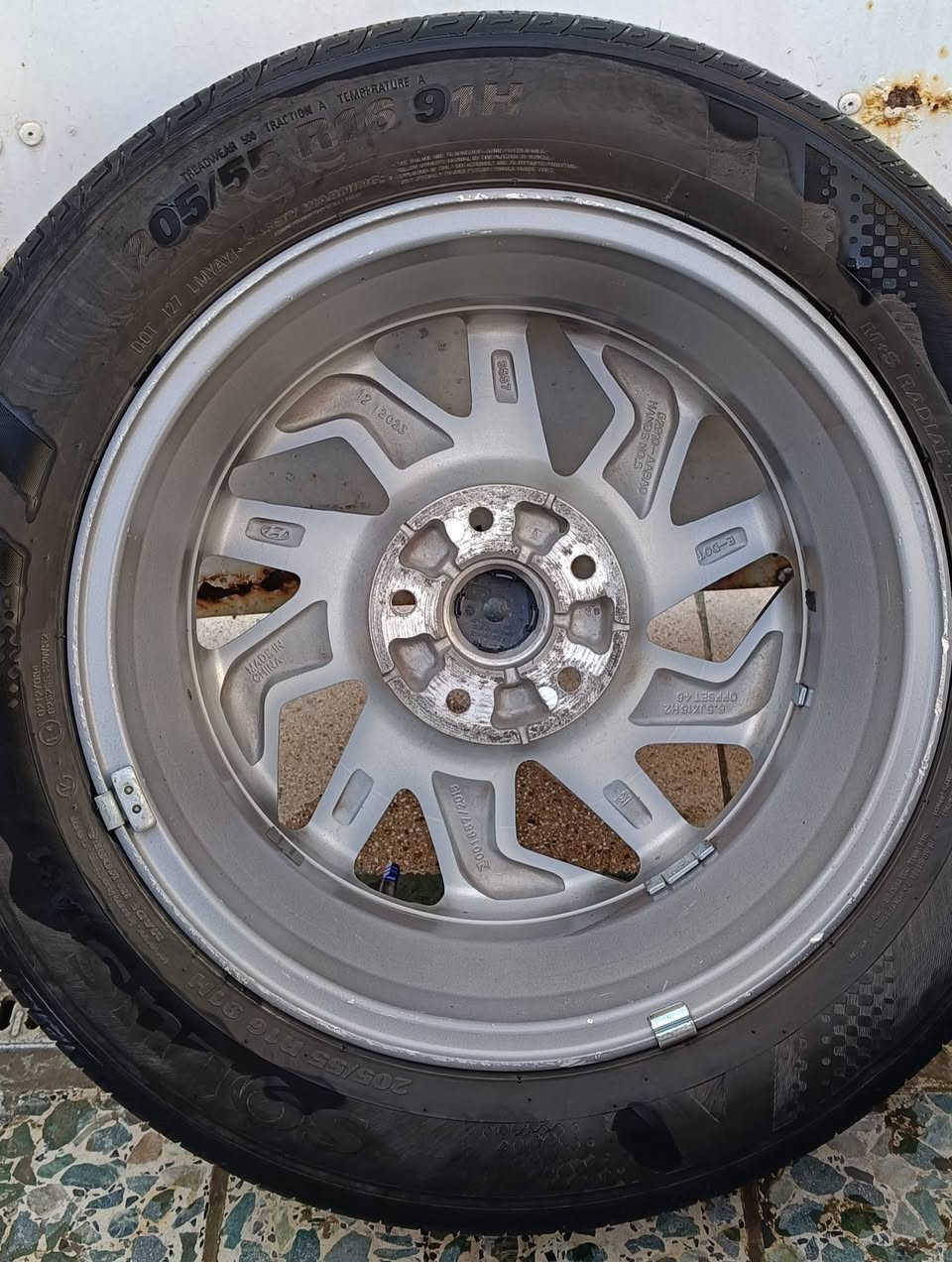 ويل كب حجم 16 النترا 2024 مع التايرات نضيفات بس واحد تعبان موضح بالصورة
السعر 325  موجود توصيل جميع المحافظات


**إذا كنت صاحب هذا الإعلان وتريد حذفه لأي سبب، رجاءا أرسل رسالة إلى الدعم الفني**