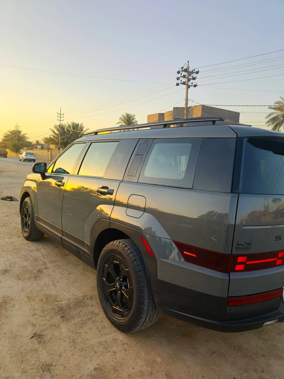 السلام عليكم.. سنتافي 2024 فئة XRT (الشكل الجديد) السعر: 215 ورقة وبيه مجال

المواصفات والفئة: XRT فول مواصفات العداد 25 ألف ميل
المحرك والناقل: 2500 توربو + كير أوتوماتيك 8 نمر
اللون: سمنتي مميز + الداخل جلد أسود مطرز بشعار XRT

المواصفات الداخلية: 3 قطع تبريد + فول تحكم ستيرن + شاشة كبيرة + بصمة دخول ذكي + تشغيل عن بعد + فتحة سقف + صندوق كهربائي

الأمان والكاميرات: كاميرا أمامية لمراقبة السياقة والشارع + كاميرا خلفية + حساسات 360 درجة + رادارات محيطية (أمامية، خلفية، جانبية)

الحالة و الضرر: محرك + كير + تبريد كفالة عامة
البجم كبس شرط برغي ما مفتوح والشاصي واللغود مكفولات 100% من أي ضرر أو تعديل

الحادث: سطحي جداً وبدون أي ضرر داخلي (الصور ورقم الشاصي مرفقة بالمنشور)

الرقم والسنوية: رقم بغداد انكليزي + السنوية باسمي + هزة جديدة جاهزة للتحويل

العنوان: كربلاء - قضاء الهندية
للاستفسار والتواصل:  ***********

