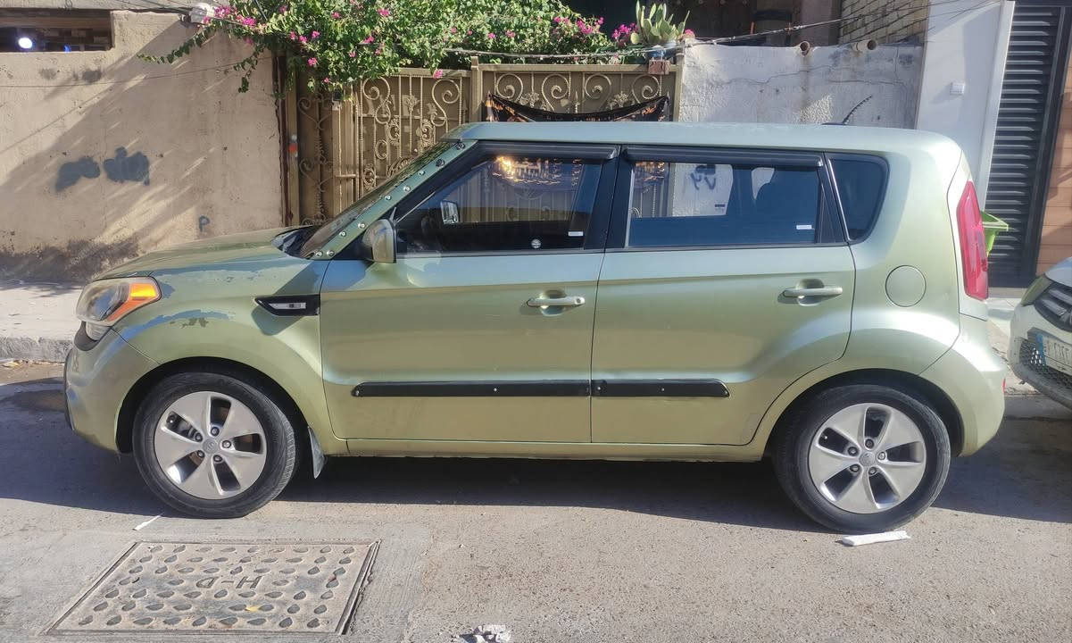 السلام عليكم ...
للبيع او للمراوس 
كيا صول موديل 12 وارد امريكي محرك GDI حجم 1600 ، گير عادي 6 نمر + البگ ، رقم بغداد الانگليزي بأسمي سنويه لغايه 27 وهزه للشهر ال 11 ، بيهه قطعتين
الصندوگ بأمريكا والچاملغ الأيسر
بالعراق بدون دواخل ، تبريد وتدفئة شغالات 
سعرهه 75 وبيهه مجال ومكانهه بغداد / البلديات 
تليفون  ***********
متواجد عالخاص والواتس آب
