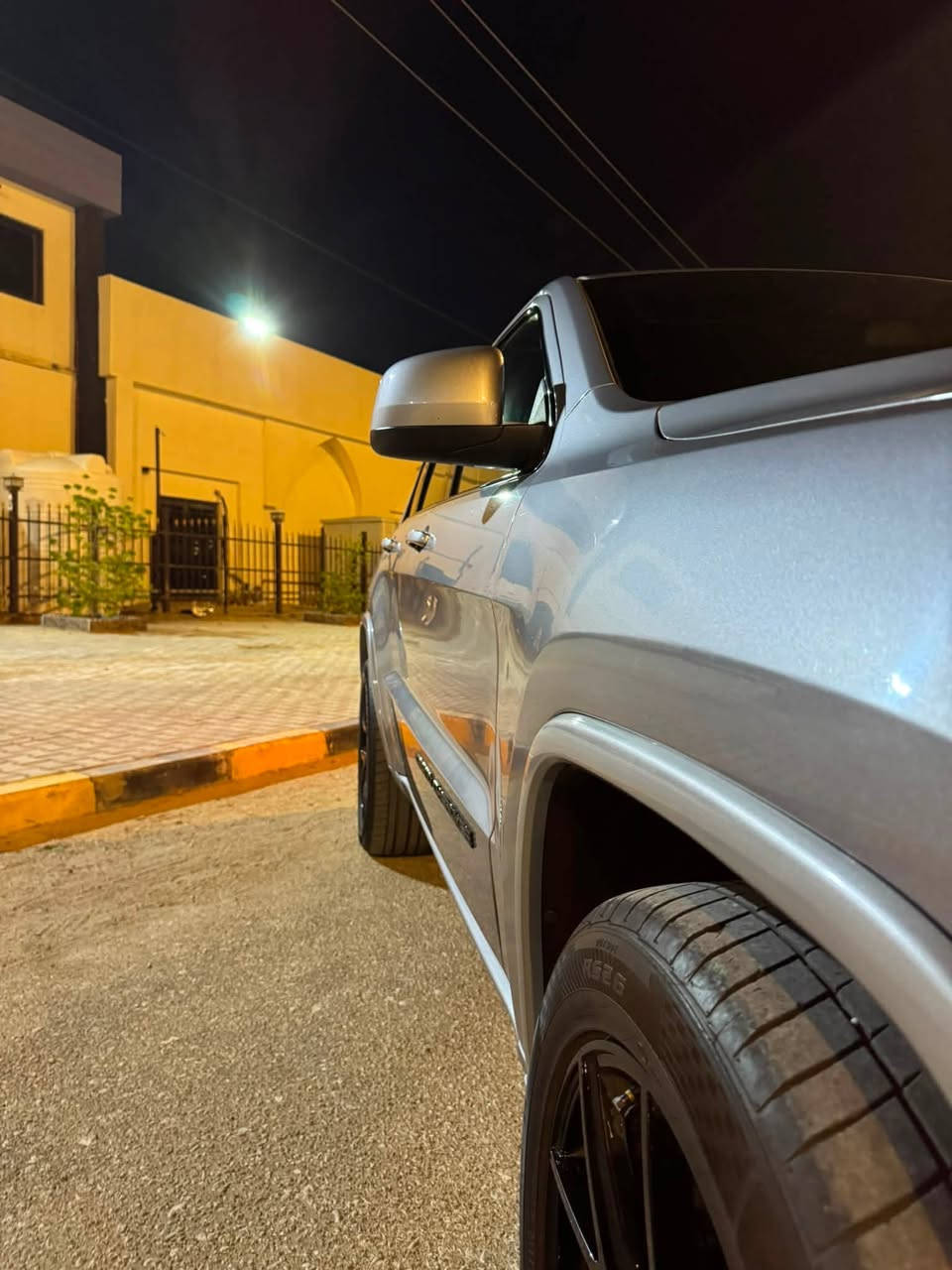 سلام عليكم اخون للبيع فقط
الفئه     Jeep Grand Cherokee Blacktop
مواصفات البلاك معروفه 
كشنات جلد 
ستيرن تدفئه 
كشنات تدفئه 
نقاط عمياء
دمام خلفي
V6 
3600
كلين تايتل 
ماشيه45ميل على وضع الشركه
السيارا ب اسم كردي وكاله  مداور موجود 
الموديل 2021 
السعر 31,000 رقم صاحب السيارا ***********
