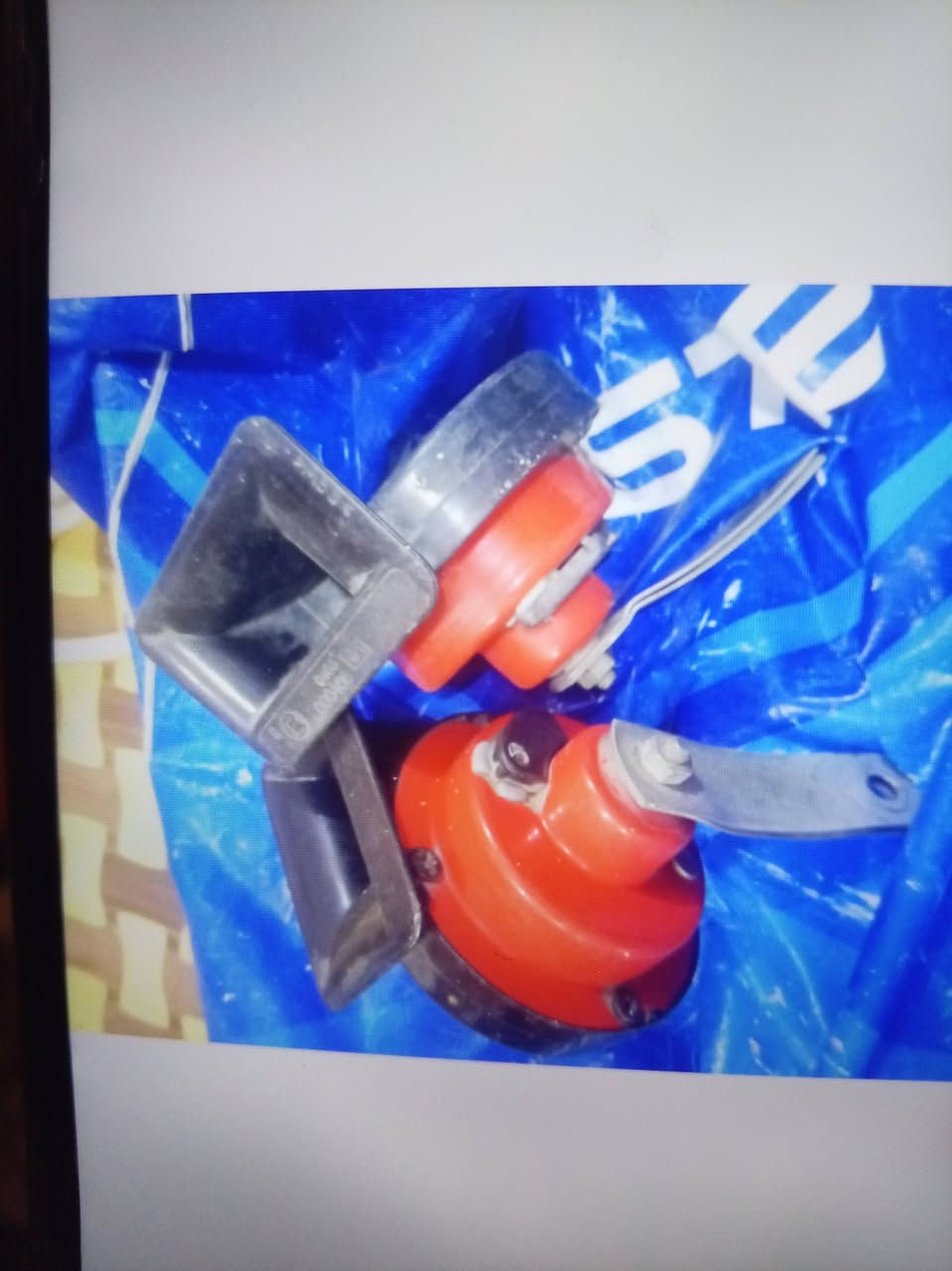 موجود ويل امامي مال فراشه مع تاير وتانكي نضيف كلش الداخل وهورن شغال اصلي وكابريتر اصليه مال فراشه او فضائي مكان بغداد ابو غريب ***********
