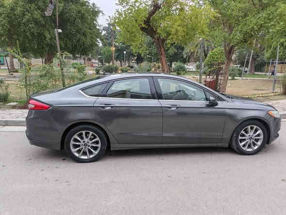 السلام عليكم شباب عندي فورد فيوجن موديل ١٨ محرك ١٥٠٠ تيربو  سياره جديده وحلوه وجاهزه من كولشي بيها قطعه صبغ وربع جاملغ الخلفي بارد والباقي كفاله مكان السياره بغداد الدوره السعر ١١٣ ورقه وهذا رقمي *********** وهذا بي واتساب *********** بغداد
