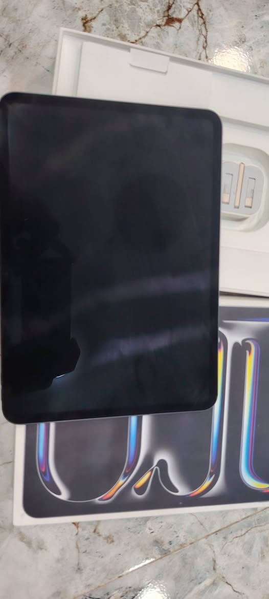 Ipad 11 pro. M4
512 GB
100% البطارية
عدد الشحنات 41 شحنة 
نضافة 99٪
نسخة الشرق الأوسط ضمان ماستر
بي ضربة بسيطة ب الشاصي موضحة بالصور
السعر 1،400،000
للتواصل 
***********

