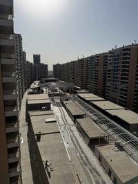 شقة للبيع في مجمع بوابه العراق السكني مساحه ٢٣٨م  بنايه ٢٢ طابق عالي  ...