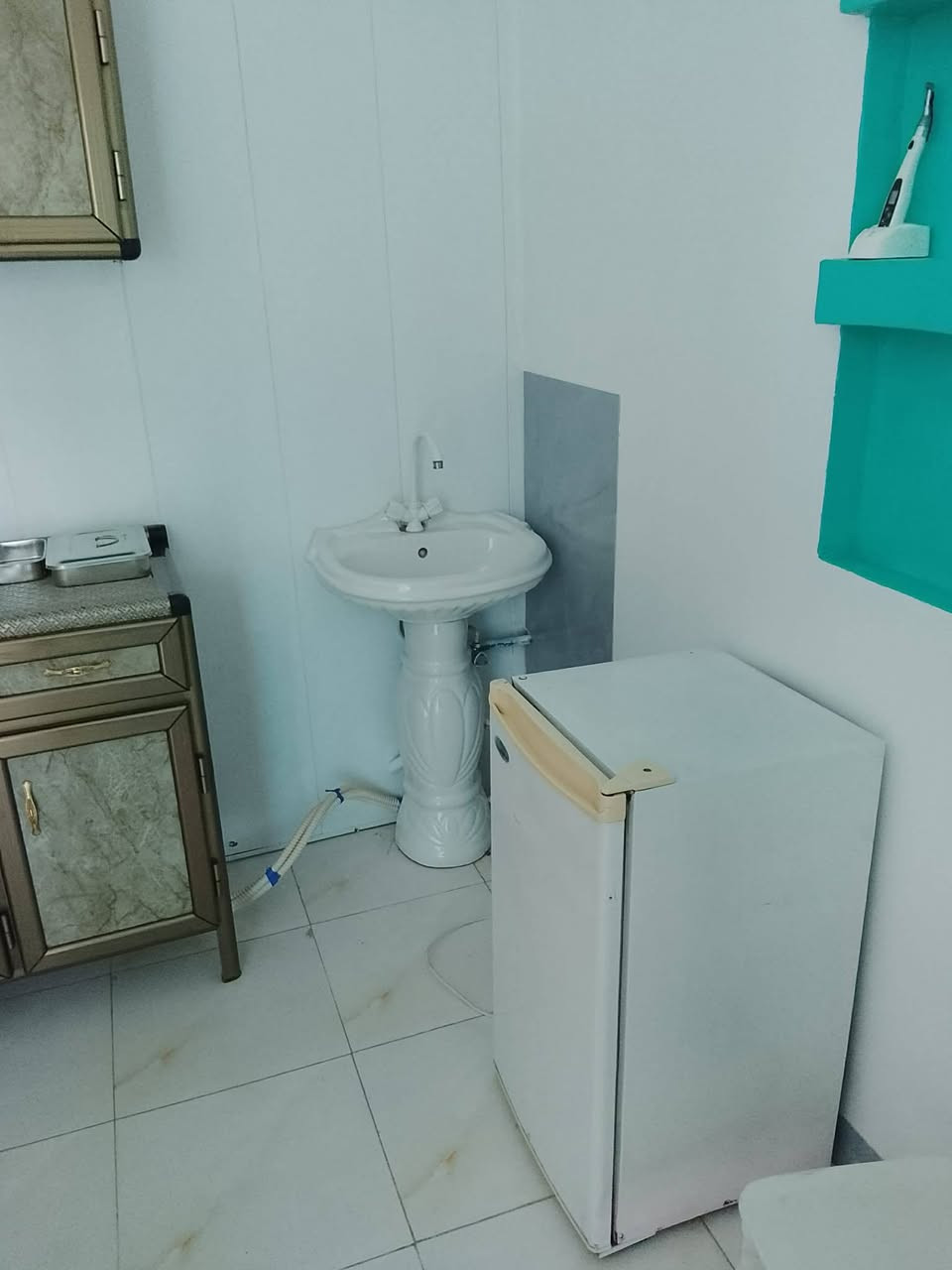 عيادة اسنان للبيع
بسعرررمناااسب 😍 
چير cx
كمبريسر 
معقمة 
ميز طبيب مع كرسي 
مغسلة 
كاونتر 3قطع 
ادوات قلع 
ادوات حشوات كاملة عادية وجذور كلشي بالك موجود منهن
توربينات وهاندبيس 
وأير بروفي 
ادوات دسبوسبل كل النوعيات 
اندو موتور
ابكس لوكيتر 
لايت كيور
كراسي رسبشن 
املكميتر 
ربر دام 
٣.٧٥٠
***********
