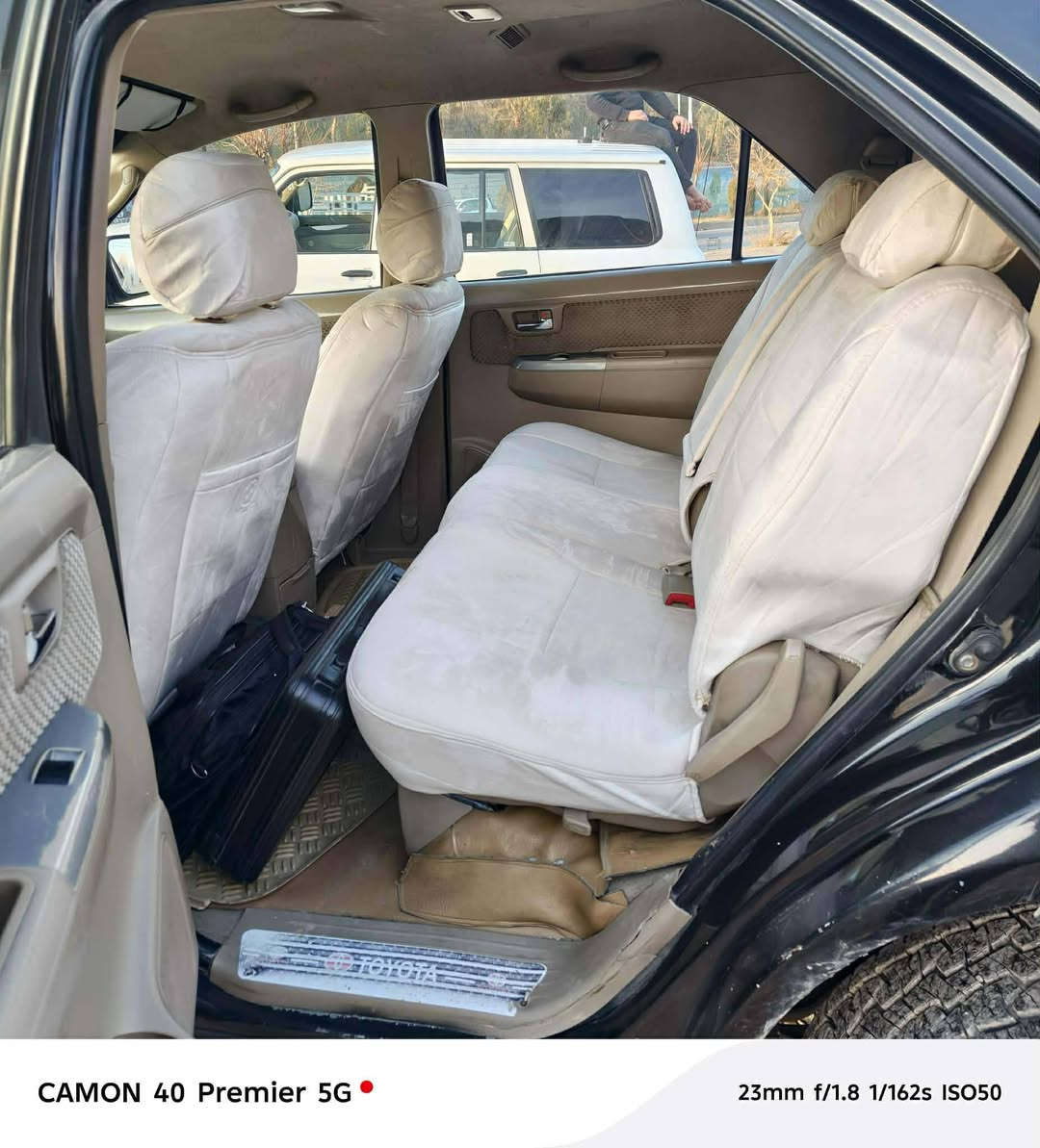 تۆیۆتا فۆرچنەر مۆدێل ٢٠١١ بەناوی خۆمە و چوارپارچەی گۆڕاوە بێ دەعم و بێ لێدران ، تەبرید و گێر و مەکینە و ئەکسل و هەموو شت بەشەرت و چوار تایەی نوێی لە ژێرە  سەقف و بۆنیت کاڵبونەوەی هەیە و 
 ، ژمارەی تەلەفۆن 
***********

ئـەگەر سەیارەکەت دەفرۆشیت نامە بنێرە با بلاوی کەینەوە لۆت
