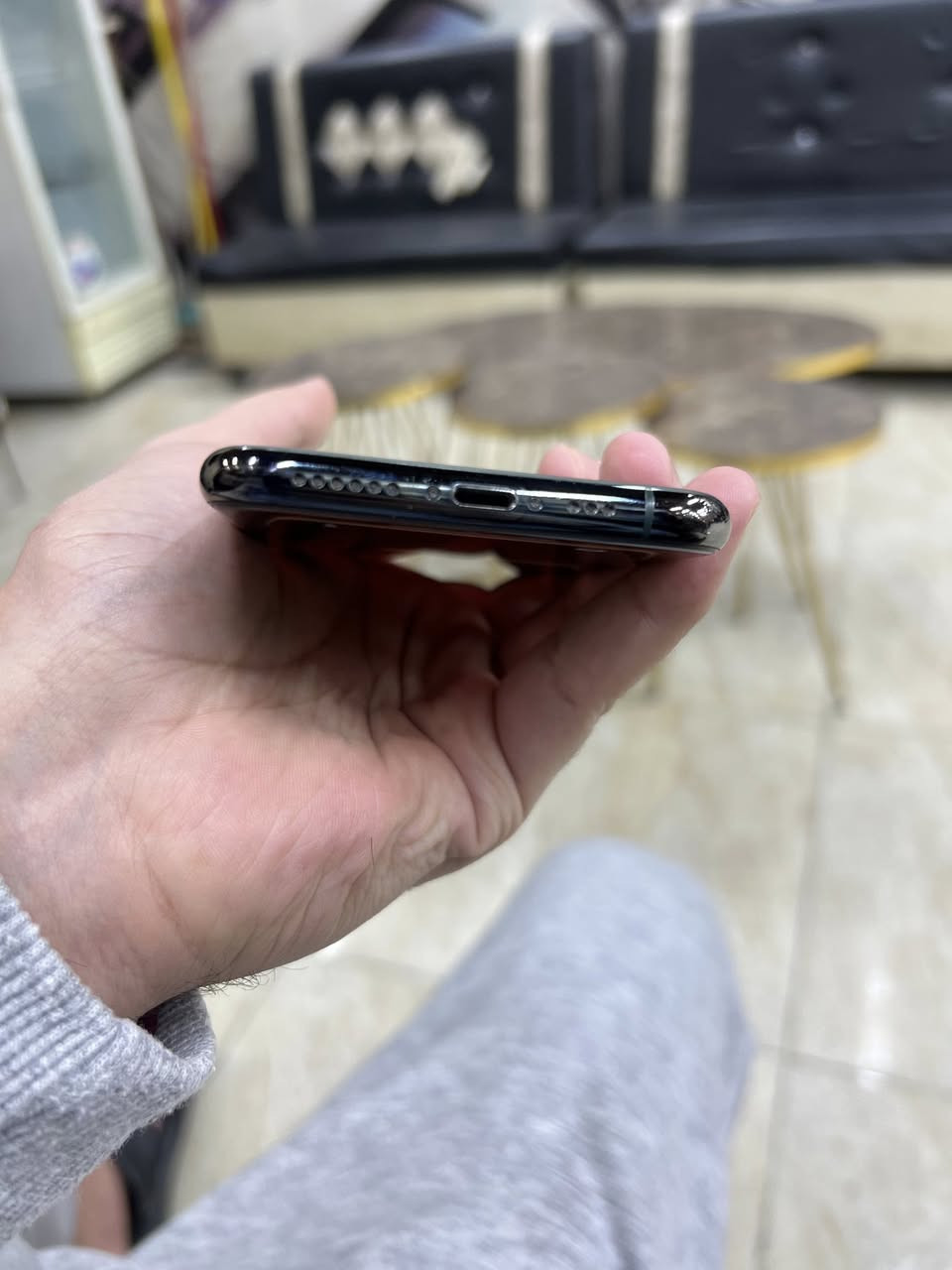السلام عليكم للبيع 11 برو الصغير مو الجبير الصغير ذاكره 64مبدل بطاريه فقط الباقي كله فوول السعر210وبي مجال عنواني شعب شارع الصحه رقمي ***********
