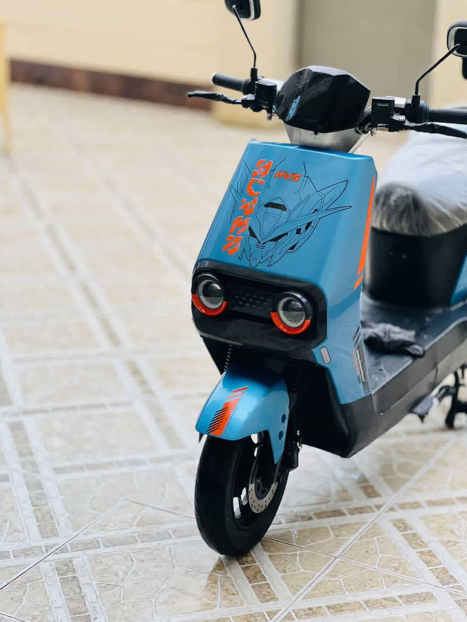 ✨ دراجة الريتاج –HVS ✨
🚴‍♂️ من الصانع العملاق HVS العالمية – موديل 2026

🔰 المواصفات:
🛞 ملف 2500
🔋 6 بطاريات مسطره موضح بل صوره – 32 أمبير ⚡ 72 فولت
🚀 سرعة حقيقية 80 كم/س بتحكم 4 سرع
📏 مسافة مقطوعة بالشحنة الواحدة: 70 – 90 كم (حسب الاستخدام والسرعة والوزن المحمول)

 
🔄 نظام الرجوع للخلف R يتحاج برمجه لو وير فاصخ
🛑 بريك هايدروليك دسك بكفاءة عالية
🌀 دبلات هايدروليك أمامي وخلفي – راحة ونعومة على الطرق
📺 شاشة رقمية لعرض المعلومات والسرعة
🔑 بصمة عدد 2 + تشغيل عن بعد وسويجين
🚨 جهاز إنذار ضد السرقة
💺 كشن سياحي مريح لشخصين
📦 مساحة تخزين واسعة تحت الكشن
🔌 منفذ شحن UPS للموبايل
💡 لد لايت أمامي عالي الوضوح + رماش عالي/واطي
🔴 بك لايت لد بتصميم مميز
🌟 لد أمامي وجانبي نهاري/ليلي عصري
🚦 إشارة رباعية لزيادة الأمان
🦾 استاند عدد 2 (وسطي + جانبي)
 ( ألون  مميز ) 
🚀 قوة وأداء لا مثيل له… خيارك الأمثل على الطريق
يوم 2/8  اخذتو ول وصل موجود 
✅ ☎️ (***********)
 السعر خاص او مروسه
