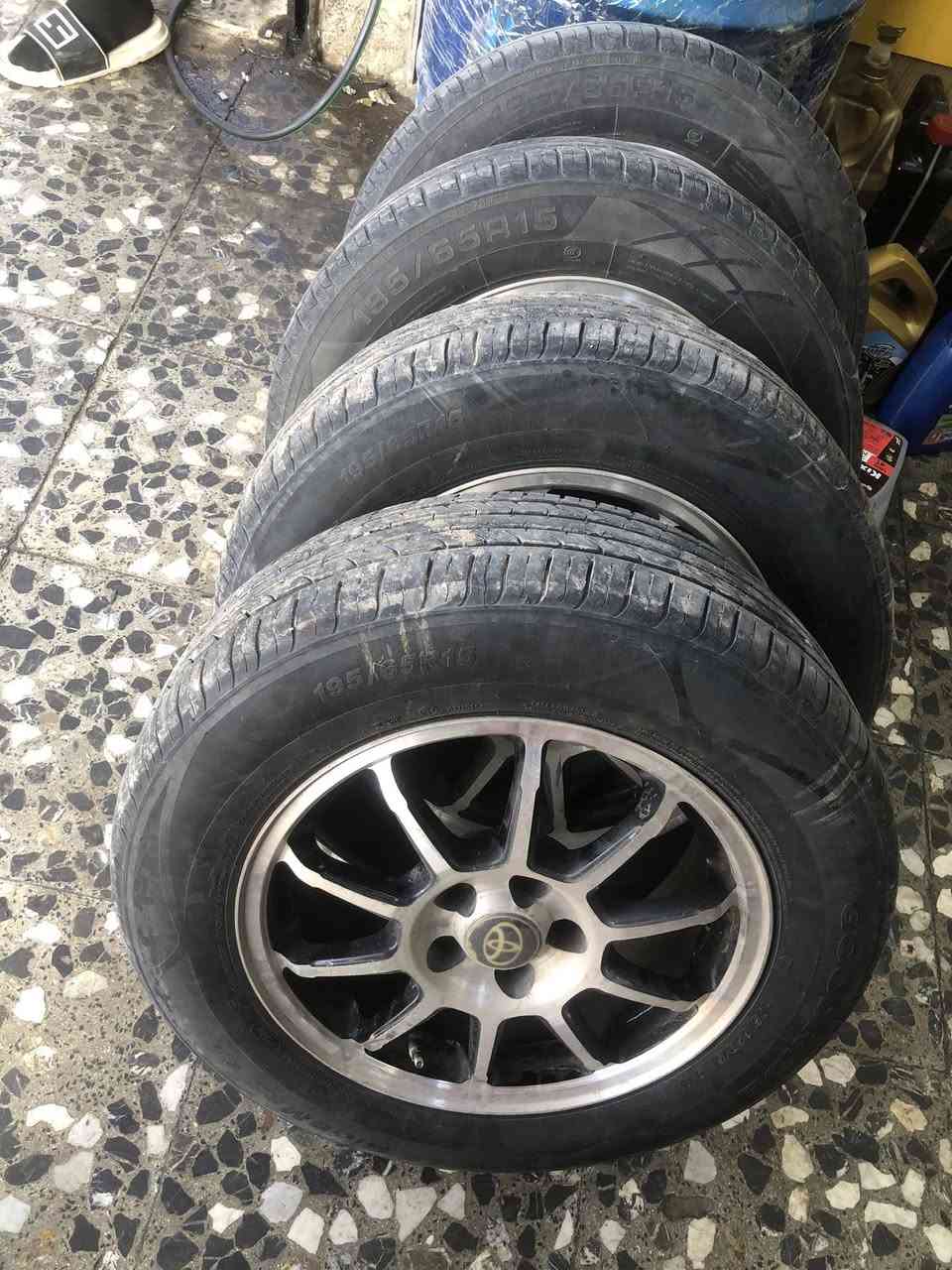 تخم ويل كب كورلا حجم ١٥ تايرات جديده  ٢٢٥ الف بغداد غزاليه *********** بيع او مراوس
