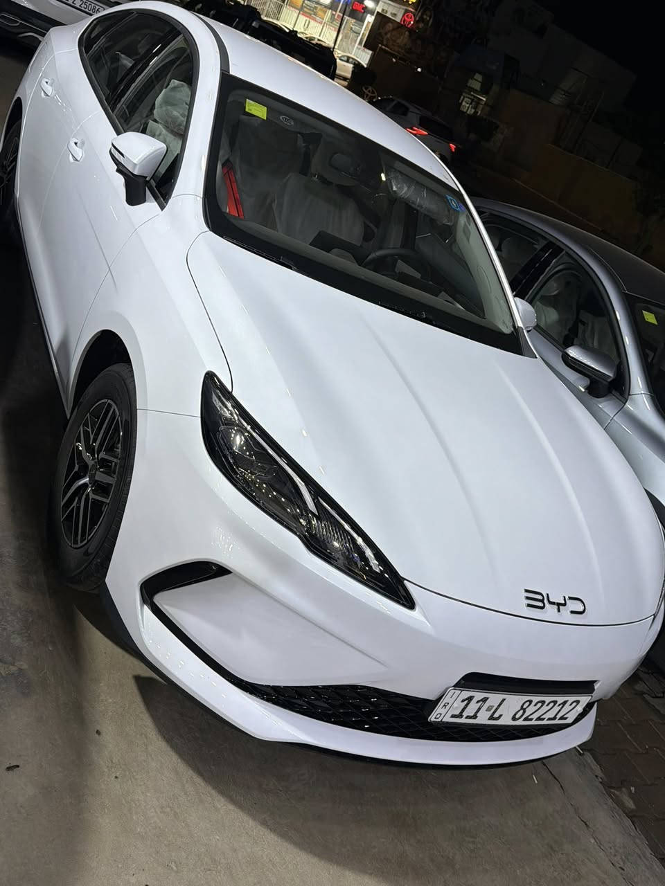 السلام عليكم تم وصلول سيل 5 0️⃣ زيروو انتبه زيرووو مرقم بغداد لوحه و سنويهه
متوفر للون رصاصي والأبيض 
كامله العدهه ارضيات و شاحن وفووم و ماسحات وكارت وبصمه 
1-الأبيض ويل كب ستيل 
2-الرصاصي ويل اسود 
السعر نار 🔥 اتصل وتدلل 
عنوان بغداد معارض كريعات (معرض ميديا) 
الاتصال ***********
