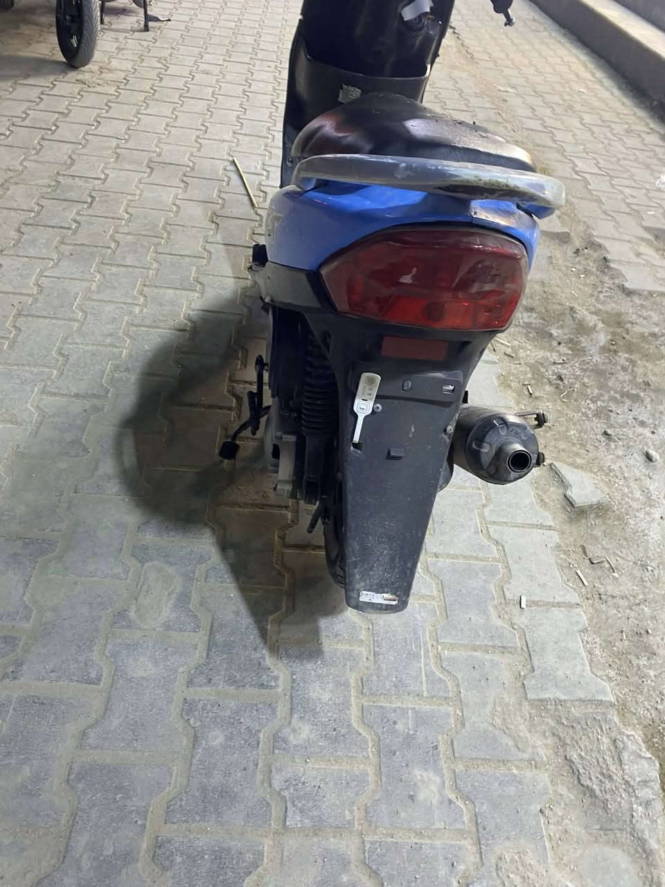 سلام عليكم دراجه ماكس عدله للبيع وسعر خاص محتاج وبيع بيع مستعجل وامرواس هم عادي (***********) العنوان حي الحسين حي المربع
