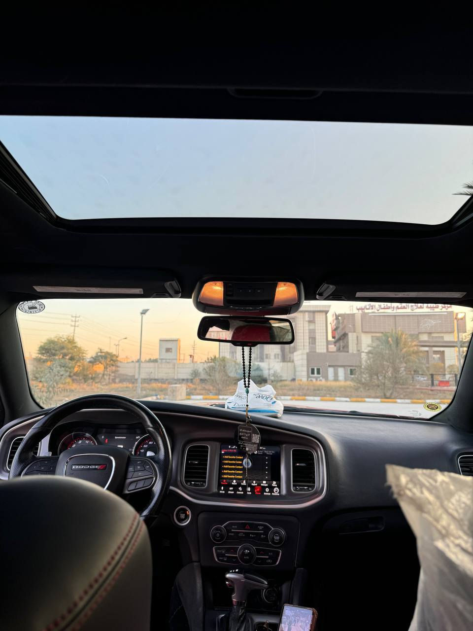 جارجر ٢٠٢١ للبيع
‏Dodge Charger Scat Pack. ScatPack.
دوج جارجر سكات باك  فول مواصفات.  
الموديل :2021 
المحرك : SRT . V8 . 6.4L .
العداد :  40820 mi 
المواصفات : . 
* مكابح رياضية (برمبو) . 
* لايت LED . 
* كاميرا خلفية . 
* امكانية التحكم بوضعيات المقود كهربائيا . 
* كزوز سستم . 
* حساسات خلفية . 
* ويل قياس 20 أنج 
* سستم صوت ALPINE . 
* تشغيل عن بعد . 
* مقاعد رياضية من الجلد الفاخر . 
* ذاكرة لحفظ وضعيات الجلوس (ميموري) . 
* المقاعد الأمامية تدفئة .
* المقاعد الخلفية تدفئة . 
* نظام خرائط GPS . 
* شاشة كبيرة قياس 8.4 أنج اوپشنات SRT 
* تدفئة ستيرن . 
* كير  بالستيرن . 
* جناح خلفي . 
* بلوتوث تلفون . 
* محدد سرعة . 
* مكاني بابل
. السعر ٢٦٠ $ وبيه مجال
للاستفسار ***********
