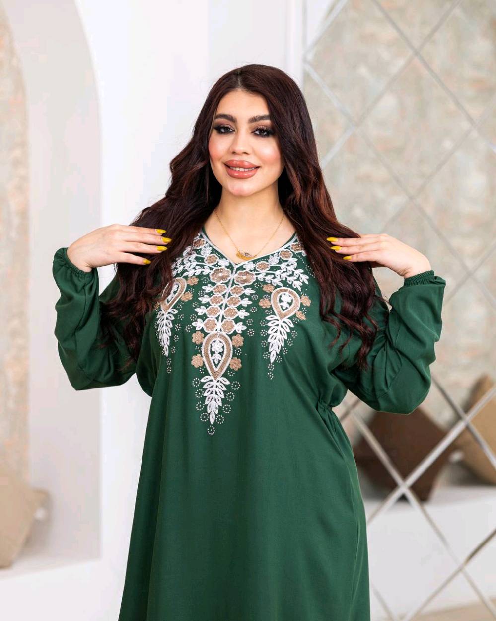 😍#جديدنا_وصل😍

 دشداشه  نسائي  مخور 🥰 
تطريز+ ستراس 

#الخامايه_قطن_مراسي_مصري

القياس.   2x 3x 
التوصيل بغداد 5 🚗🚗🚗
المحافظات.  6 🚌🚌🚌
للحجز والاستفسار واتساب ***********