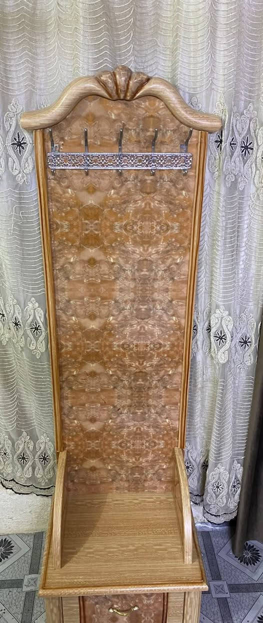 غرفه ملكيه للبيع نضافتها 100/100  7قطع
سعرها 350وبيها مجال للشراي الكنتور 8ابواب رقم هاتف ***********واتساب بغداد
