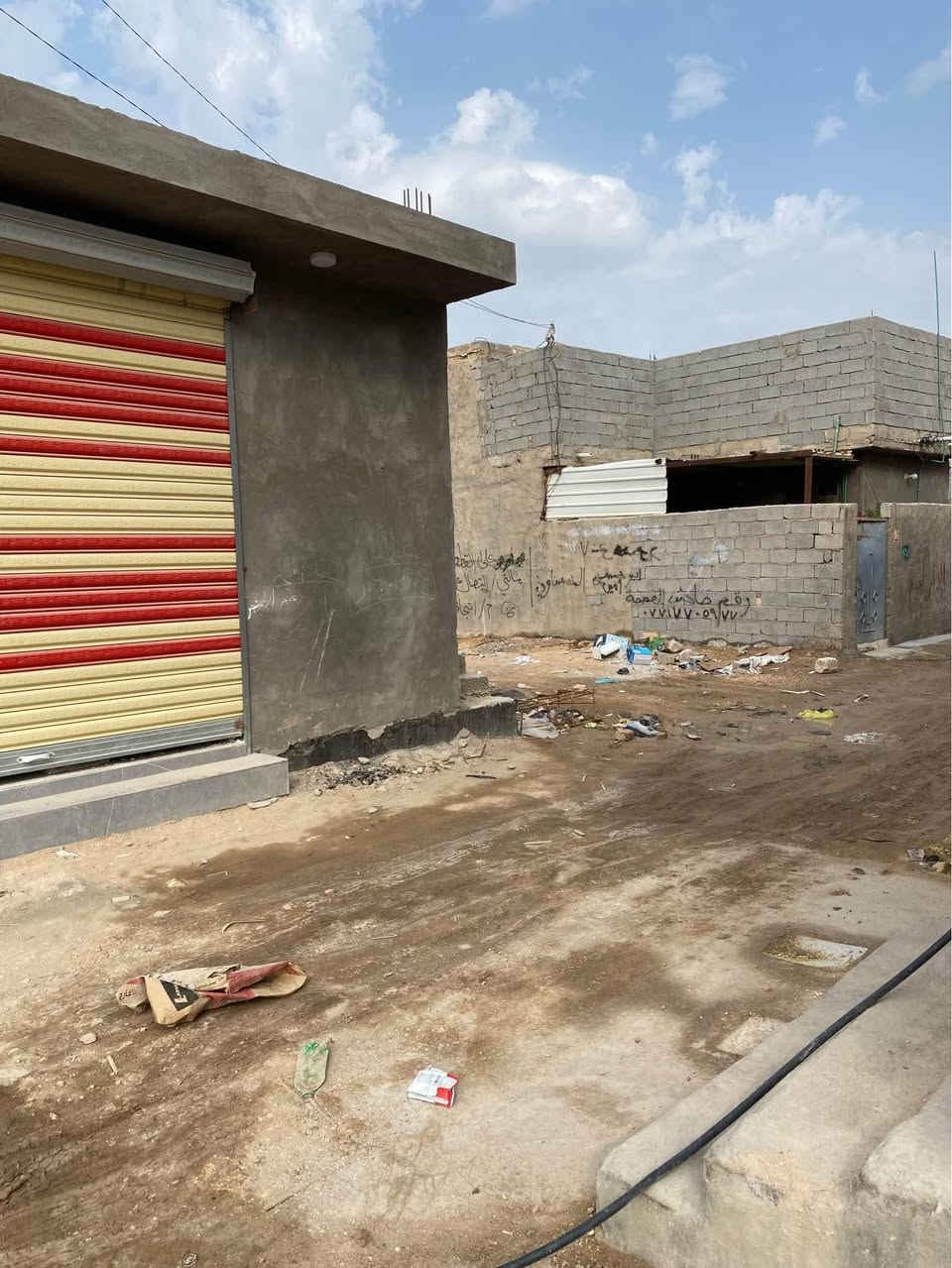 السلام عليكم 
اخواني عندي قطعة ارض ركن للبيع في كربلاء منطقة سيد اسماعيل 
مساحة القطعة ٢٠٠م 
تحتوي على بناء ٤ محلات بمساحة ١٠٠م من ضمن القطعة 
ومتوفرة كافة الخدمات من تبليط ومياه ومجاري وكهرباء
زراعي  سند ٢٥ 
‼️لليبحث عن مكان مناسب ومساحة مميزة وسعر مناسب جدا القطعة جدا مناسبة 
للاستفسار الاتصال على الرقم ***********/0️⃣7️⃣7️⃣3️⃣2️⃣9️⃣7️⃣3️⃣9️⃣6️⃣5️⃣ كربلاء, العراق
