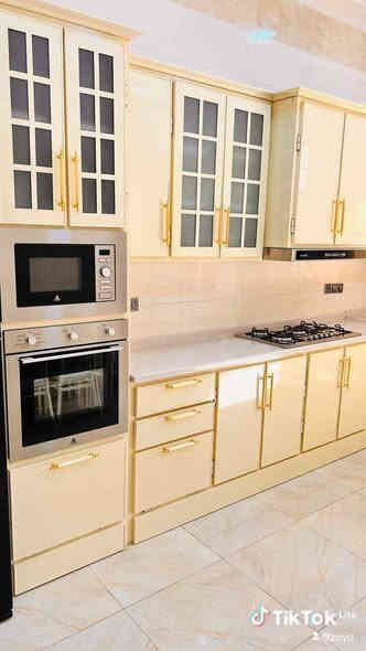 بيع كافة الكاونترات العصريه والحديثه 
ونعمل نظام الاستبدال 😘 القديم مع فارق السعر  كل هذا عبر التواصل عبر الهاتف *********** أو مراسلة الصفحه ناصرية
