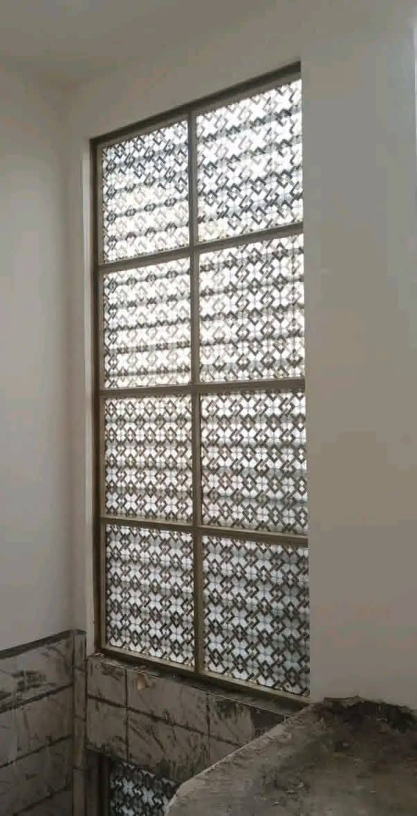 كافة الاعمال حدادة والسندويج وجنكو وكيسبان شغل درجة اولى وبي ضمان قسط ونقد حاضر اتصل على ***********بي واتساب
