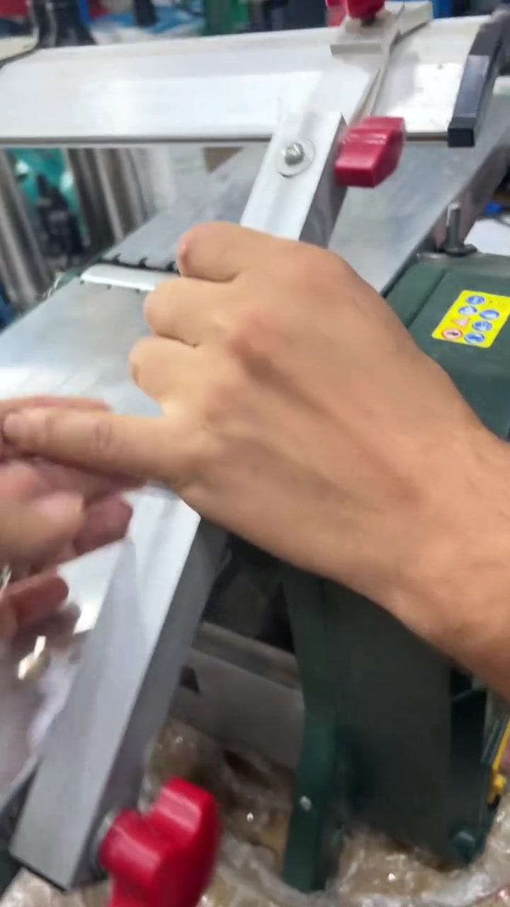رنده ودبل شرط الشغل بس الشفره مالته شويه منها مكسور
سعره 95 الف


**إذا كنت صاحب هذا الإعلان وتريد حذفه لأي سبب، رجاءا أرسل رسالة إلى الدعم الفني**