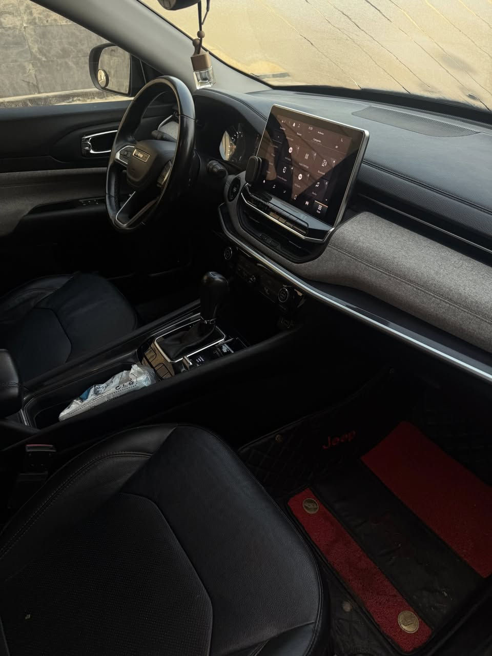 جيب كومباس 
موديل ٢٢
الضرر مالتها واضح بالصور
للتواصل ***********
