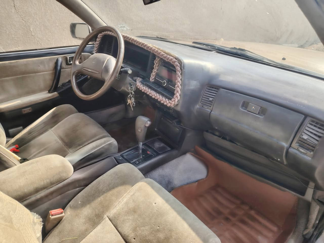 من رخصة الادمن هارتوب  ٩١  رقم بصرة دولي  سنوية  ٢٠٣١   اصولية مكفولة من الكص  ومن النقل  السيارة   بأسم راعيها   محرك بلادي 7MG.    السعر   ٣٩  ورقة قابل للتفاوض   رقم راعيها   ***********  شرط المداورة
