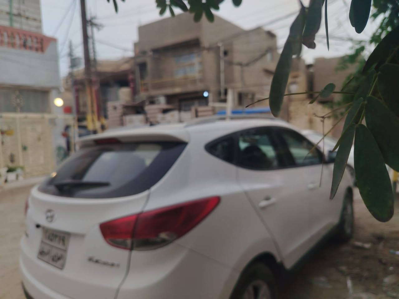 السلام عليكم
توسان للبيع رقم أربيل موديل ٢٠١٣ ماشية ١٨٠ تخم تاير حدادية جديدة نقصها فقط كمبريسر تبريد السعر ١٣٥ وبيها مجال  مكان السيارة حلة صورة السونار مرفقة
***********
