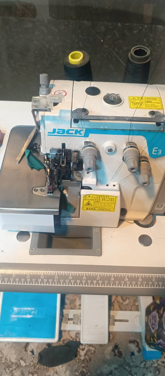 ئەم مەکینەو ئۆفەرە بۆفرۆشتن هەردوکیان بەشەرت ***********
مەکینەکە بای280 هەزاریە
ئۆفەرەکەبای 350 هەزاریە
