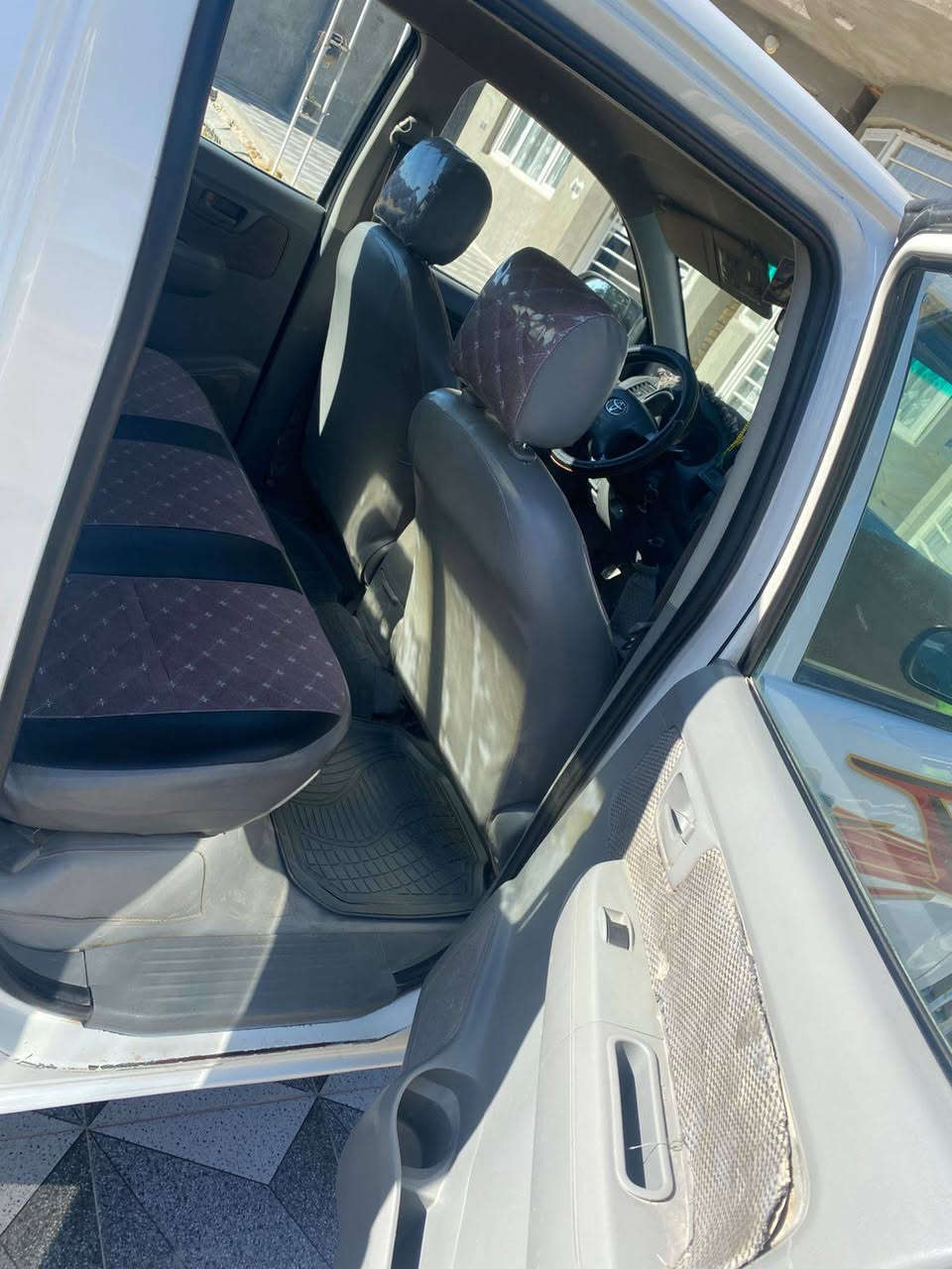 للبيع تيوتا هايلوكس موديل ٢٠٠٨ رقم اربيل بيها قطعتين صبغ فقط سياره جاهز كير ومحرك وحداديه وتبريد كله جاهز  وكاله او تحويل السعر (١٣٠) وبيها مجال مكانها كربلاء طويريج للأستفسار والاتصال  ***********
