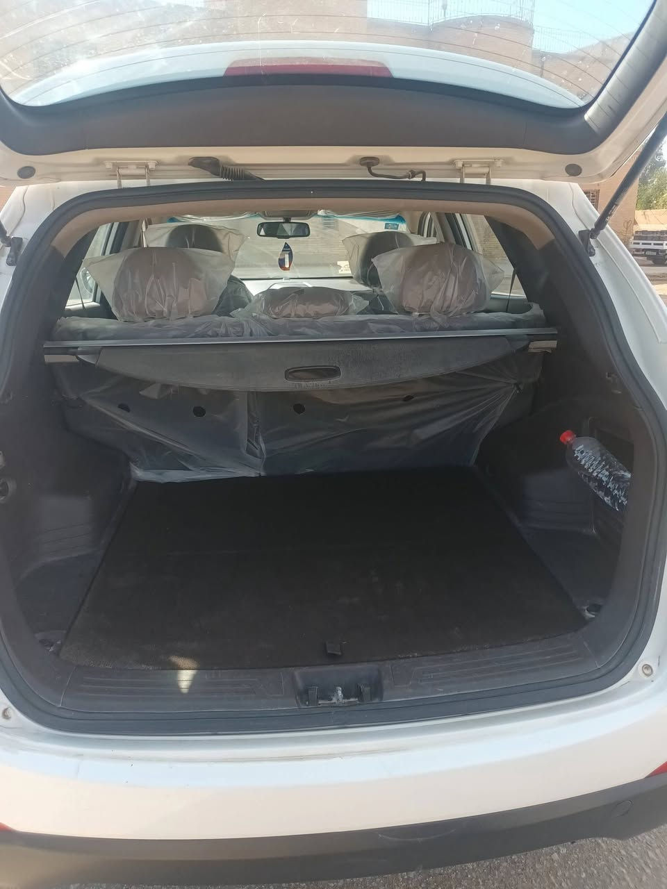 توكسان موديل ٢٠١٤ ماشيه ١٠٨ الف حقيقي مكفوله كفاله عامه من الصبغ والضربه والتبديل رقم بابل سنويه لحد ٢٠٢٩ فول مواصفات تبريد خلفي للإستفسار اكثر اتصل على صاحب السياره اني مكلف بلنشر*********** عنوان السياره نجف مشخاب
