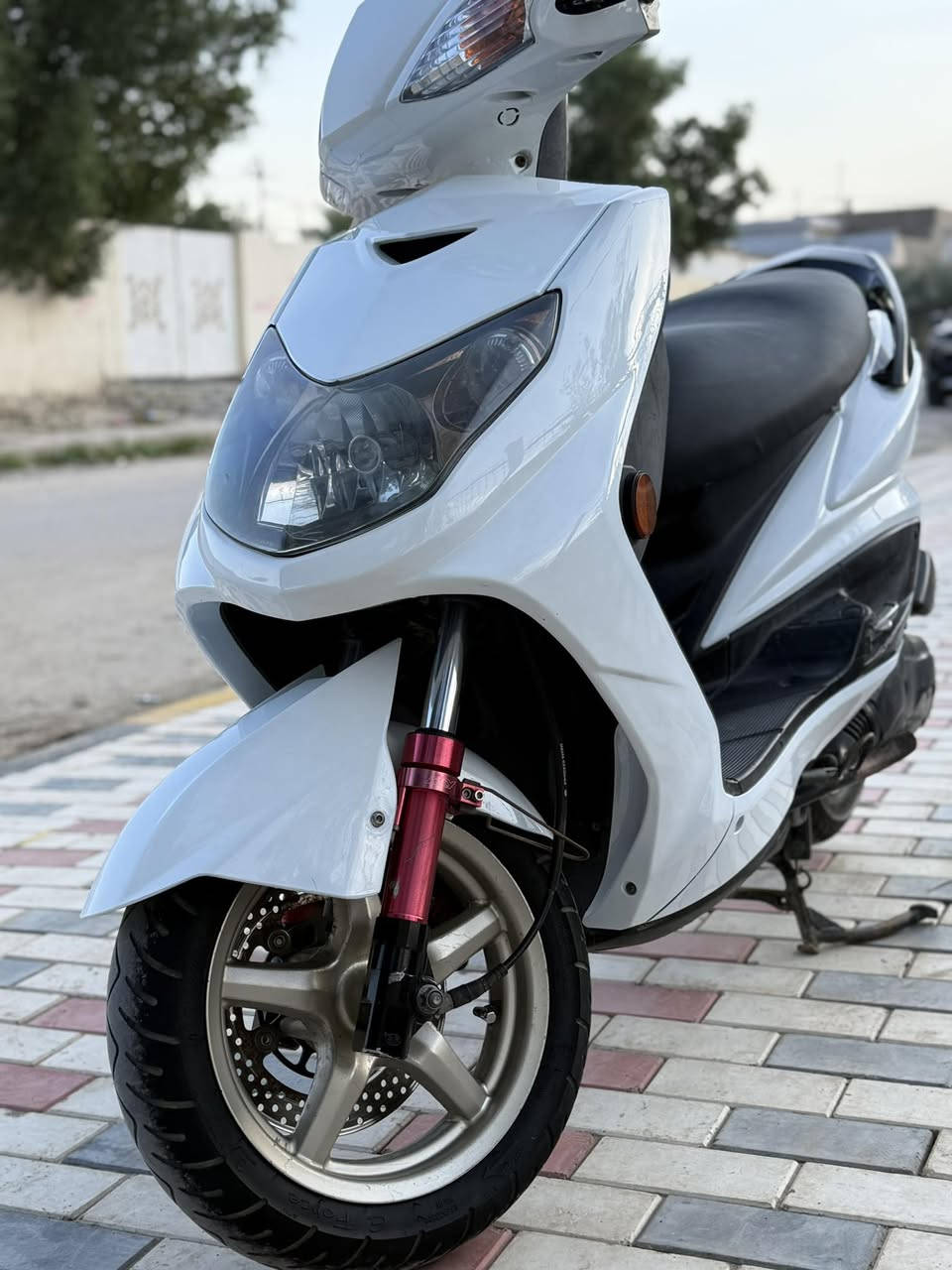 سلام عليكم للبيع سكنز فحل طلاعات(gold) مكينه بلاديه بيه تزويد خفيف صدر كرزي (ncy)..ويدات بريك .وقطره .وقبق فلاوين .لايت زنون اصل .مديل 2011  السعر مليون وبيه مجال ..***********. مكاني نجف كوفه
